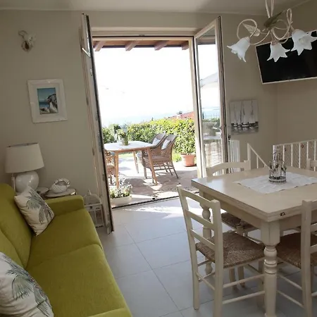 Seeblick Lockoff Apartment, Pool & Gartenterrasse Apartamento