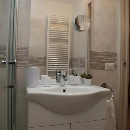 Seeblick Lockoff Apartment, Pool & Gartenterrasse Toscolano Maderno