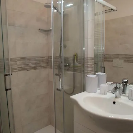 Seeblick Lockoff Apartment, Pool & Gartenterrasse Apartamento